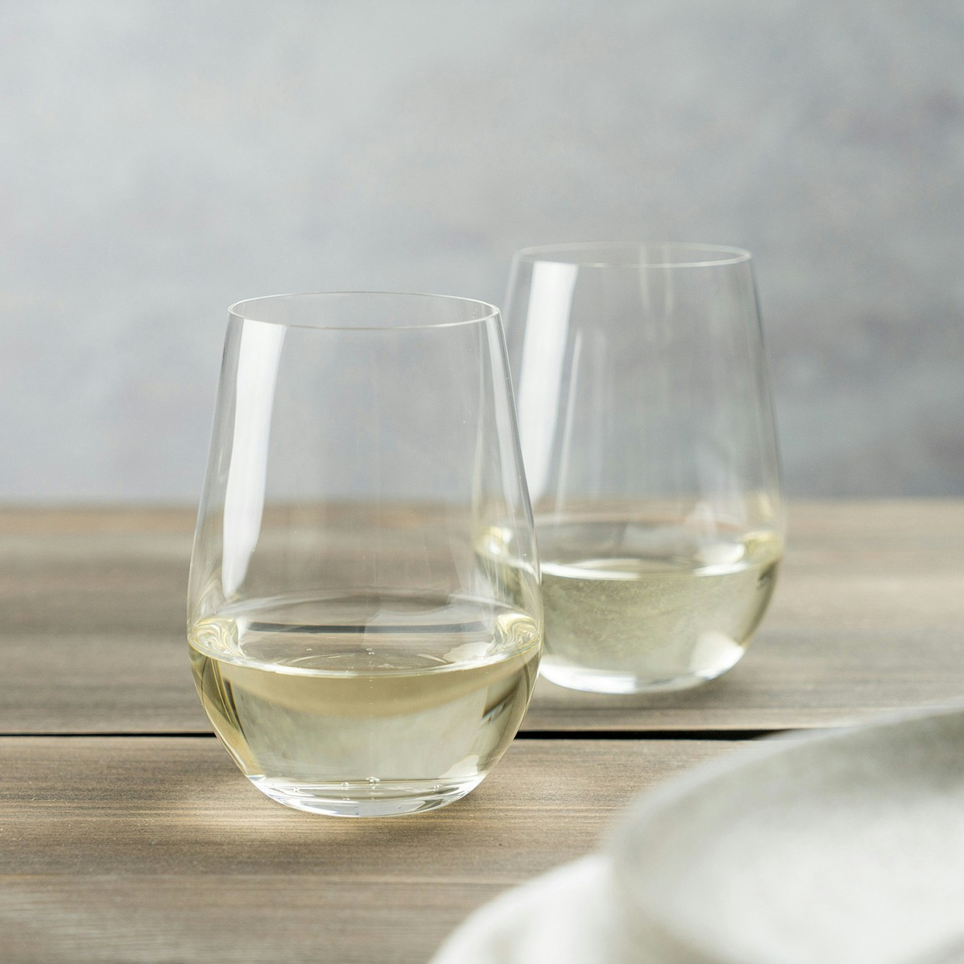 https://royaldesign.com/image/10/riedel-o-wine-tumbler-riesling-sauvignon-blanc-wine-glass-2-pack-1?w=800&quality=80