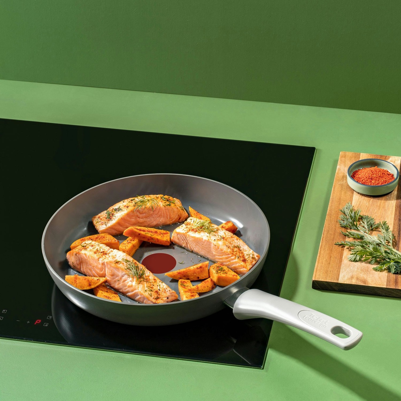 https://royaldesign.com/image/10/tefal-renew-on-frying-pan-2-pieces-1?w=800&quality=80