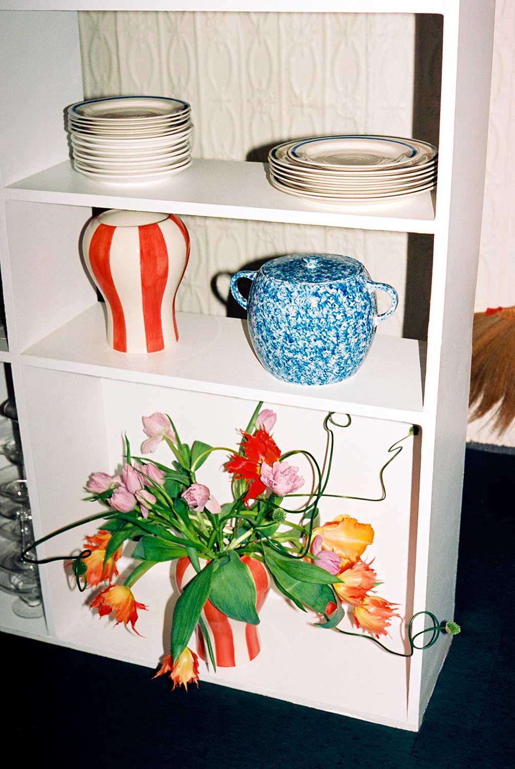Sobremesa Stripe Vase 22 cm @ RoyalDesign White/Red - HAY