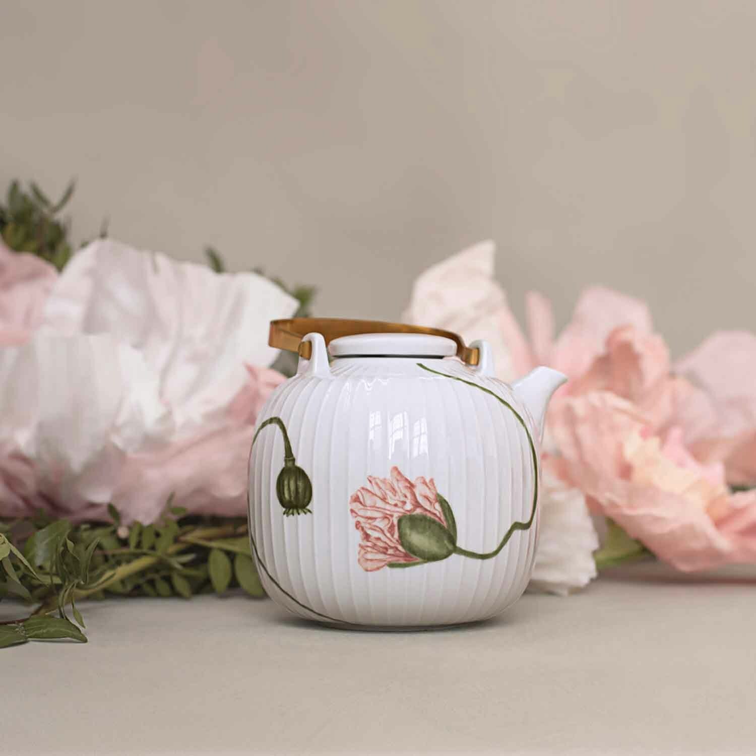 https://royaldesign.com/image/11/kahler-hammershi-poppy-teapot-12-l-5