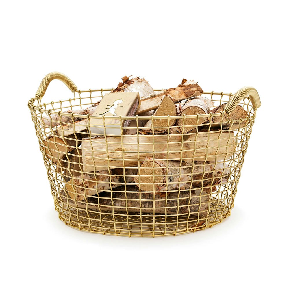 https://royaldesign.com/image/11/korbo-classic-35-basket-brass-4?w=800&quality=80