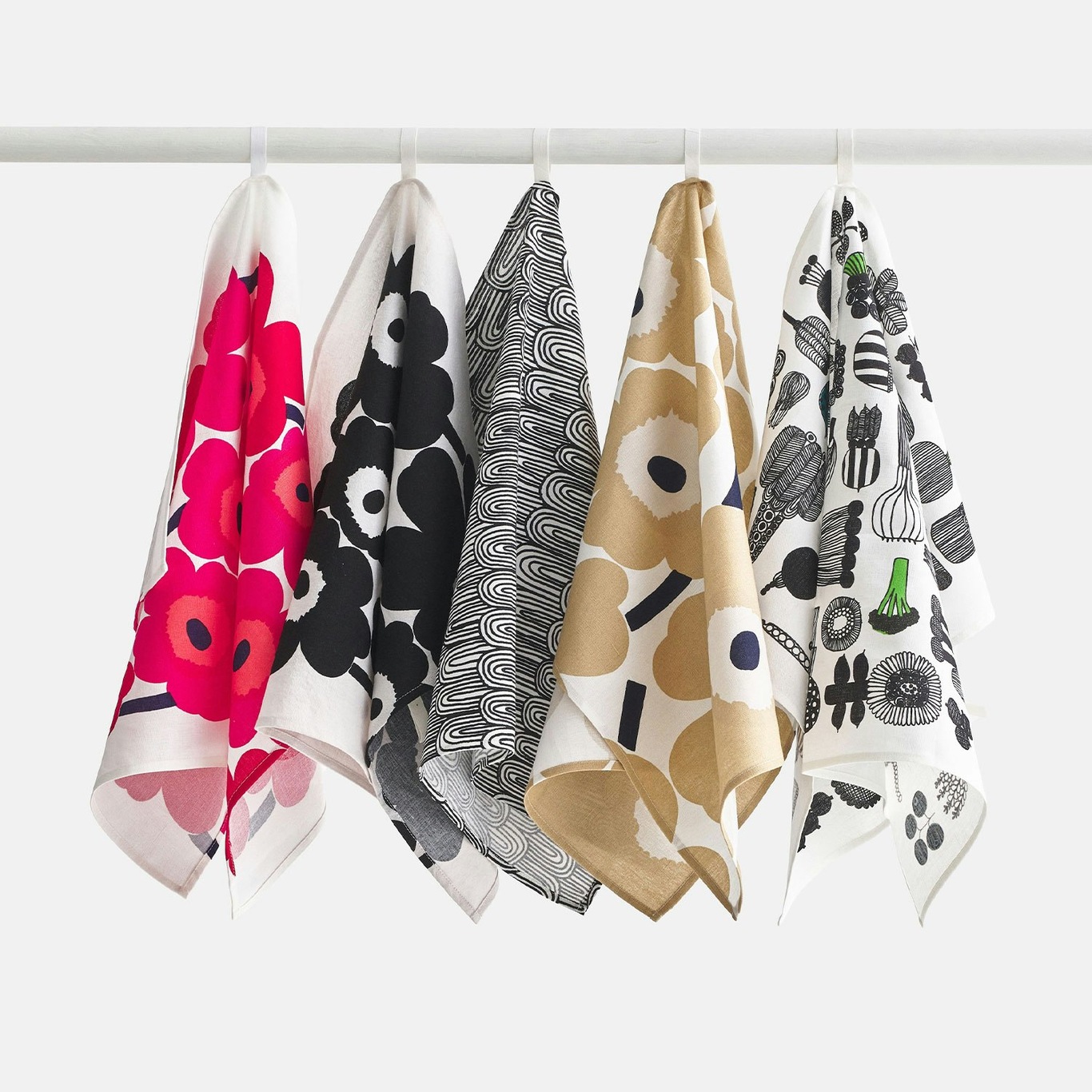 https://royaldesign.com/image/11/marimekko-pieni-unikko-kitchen-towel-2-pack-47x70-cm-4?w=800&quality=80