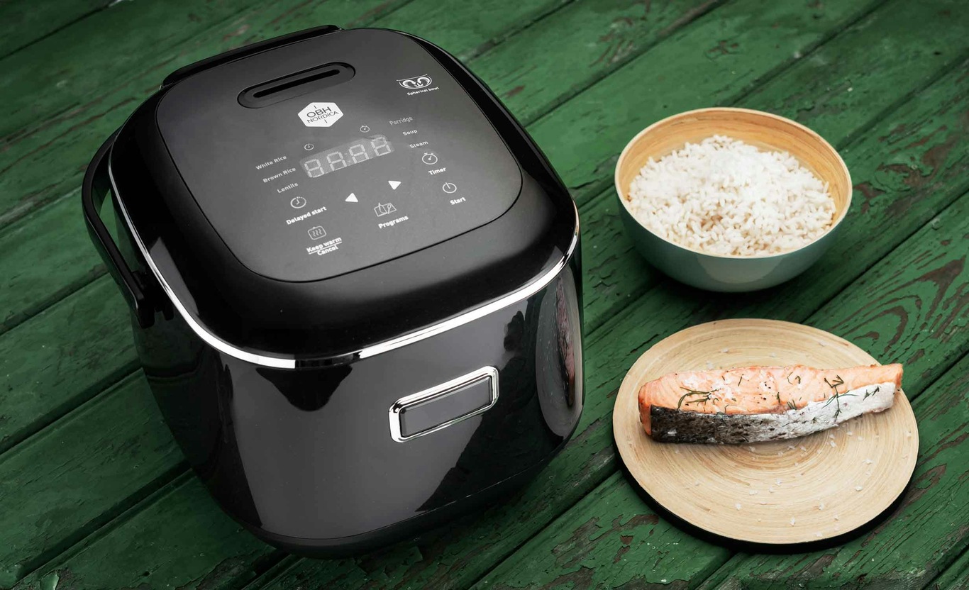 https://royaldesign.com/image/11/obh-nordica-versatile-2-l-rice-cooker-black-7?w=800&quality=80