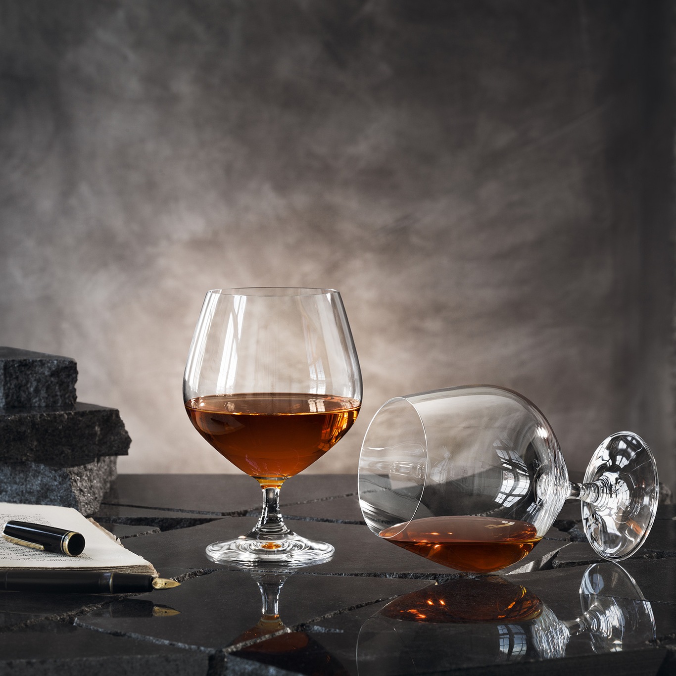 https://royaldesign.com/image/11/orrefors-cognac-prestige-50-cl-4-pcs-2?w=800&quality=80