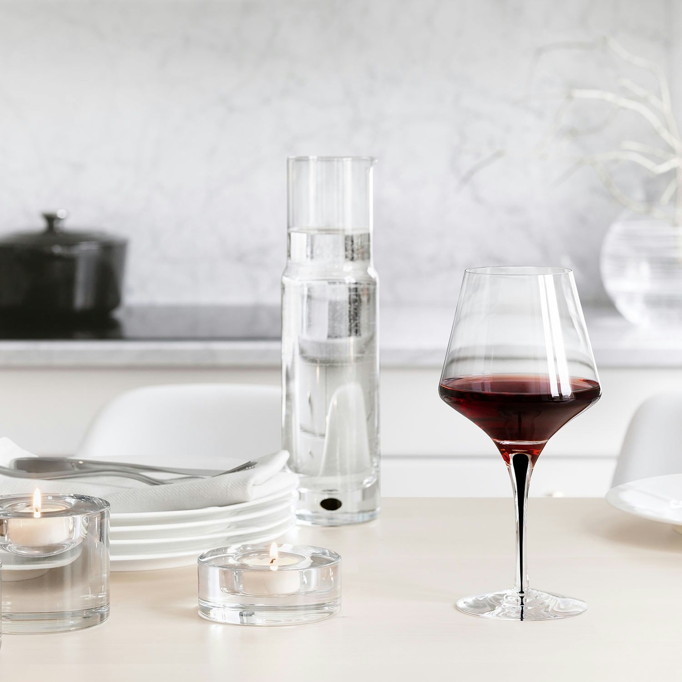 https://royaldesign.com/image/11/orrefors-metropol-wine-glass-61-cl-1?w=800&quality=80