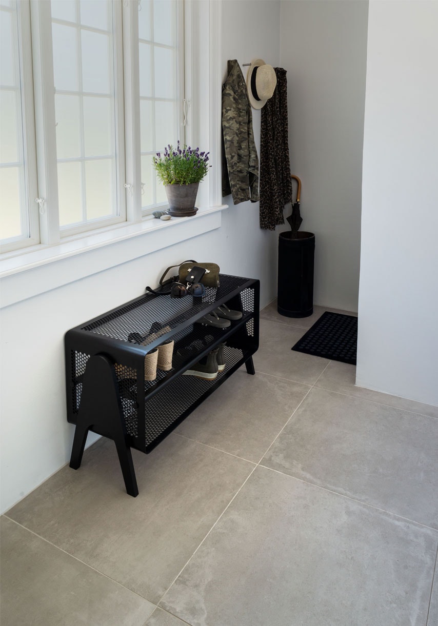 Tamburin Shoe Rack 100cm Black Stained Oak / Black - Essem Design @  RoyalDesign