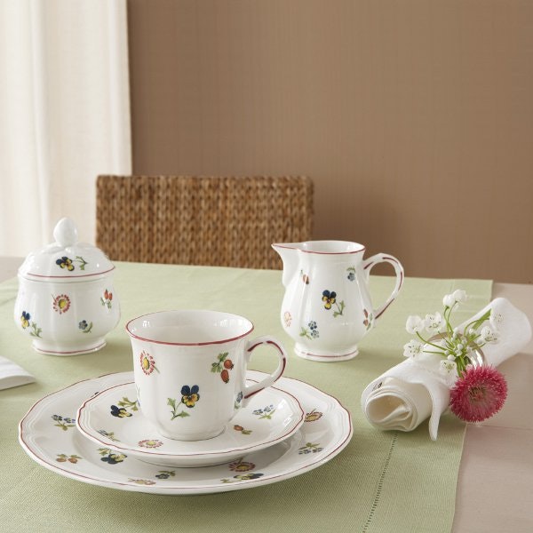 https://royaldesign.com/image/11/villeroy-boch-petite-fleur-breakfast-cup-035l-4