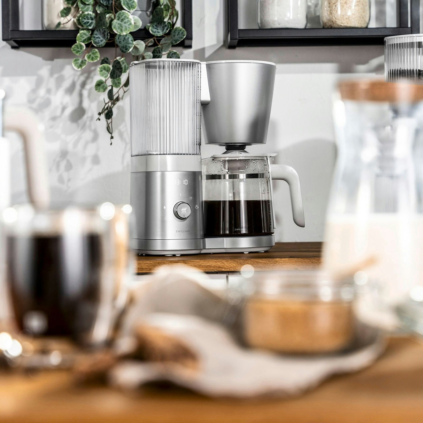 https://royaldesign.com/image/11/zwilling-enfinigy-coffee-maker-2?w=800&quality=80