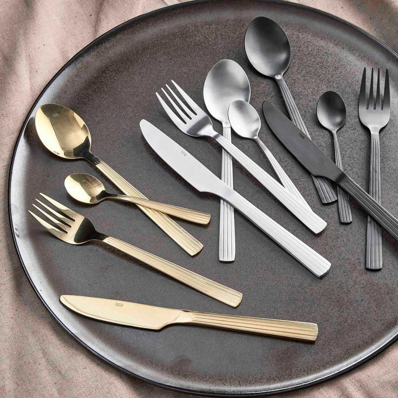 https://royaldesign.com/image/2/aida-raw-cutlery-set-48-pieces-19?w=800&quality=80