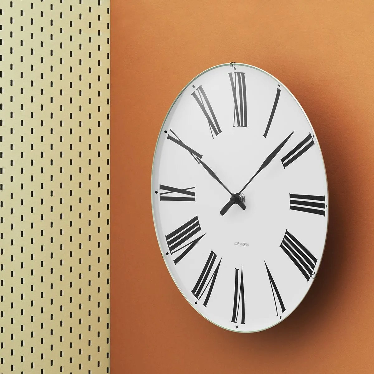 Roman Wall Clock, 210 mm - Arne Jacobsen @ RoyalDesign