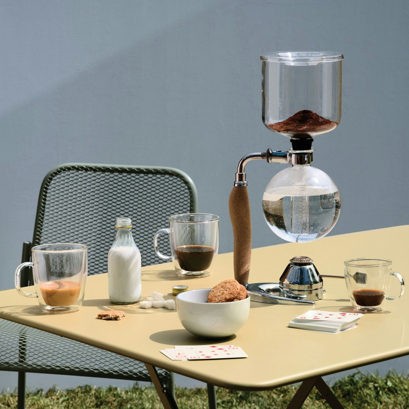 https://royaldesign.com/image/2/bodum-mocca-coffee-maker-1-l-gas-burner-0?w=800&quality=80