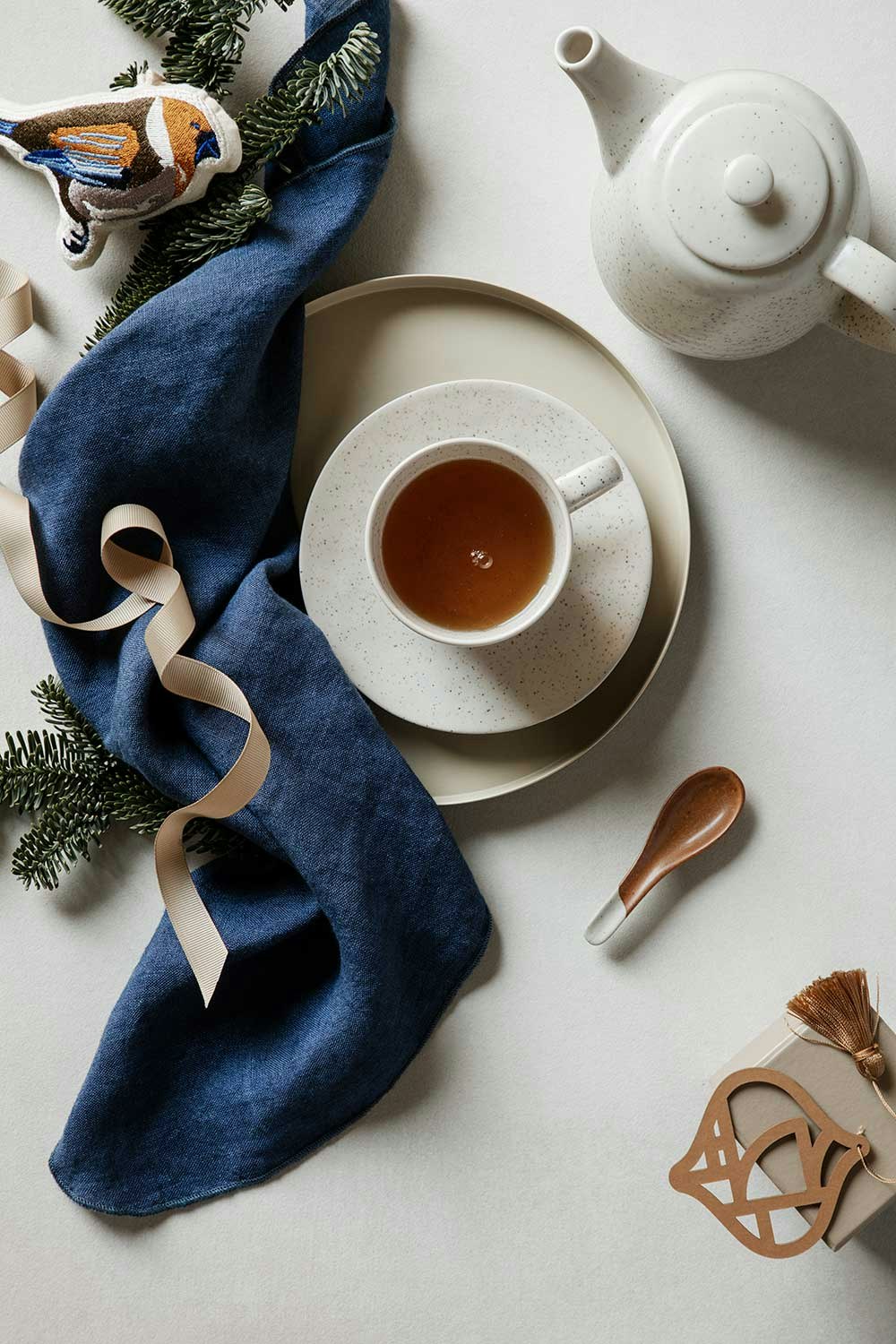 https://royaldesign.com/image/2/broste-copenhagen-nordic-vanilla-teapot-70-cl-3