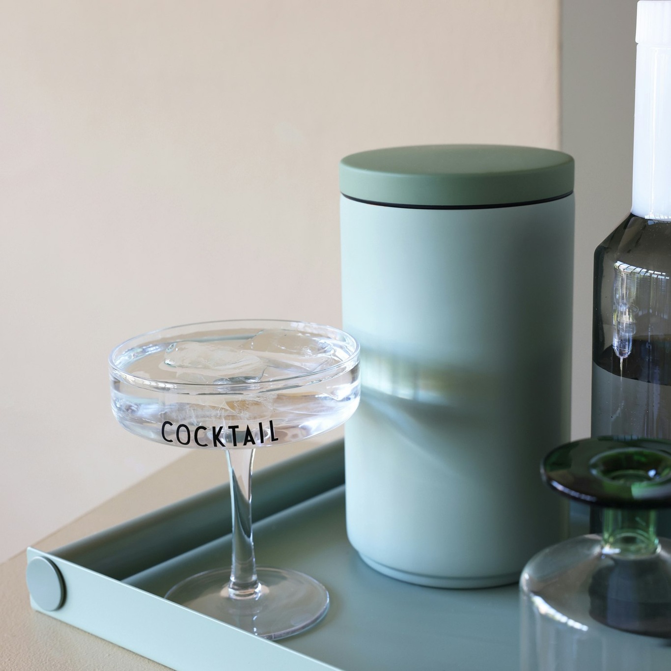 https://royaldesign.com/image/2/design-letters-ice-bucket-wine-cooler-green-4?w=800&quality=80