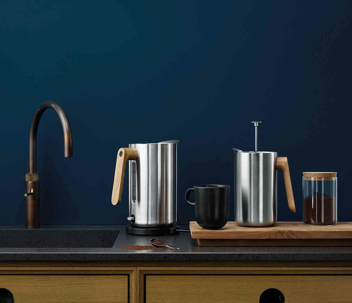 https://royaldesign.com/image/2/eva-solo-nordic-kitchen-thermo-cafetiere-1-l-3?w=800&quality=80
