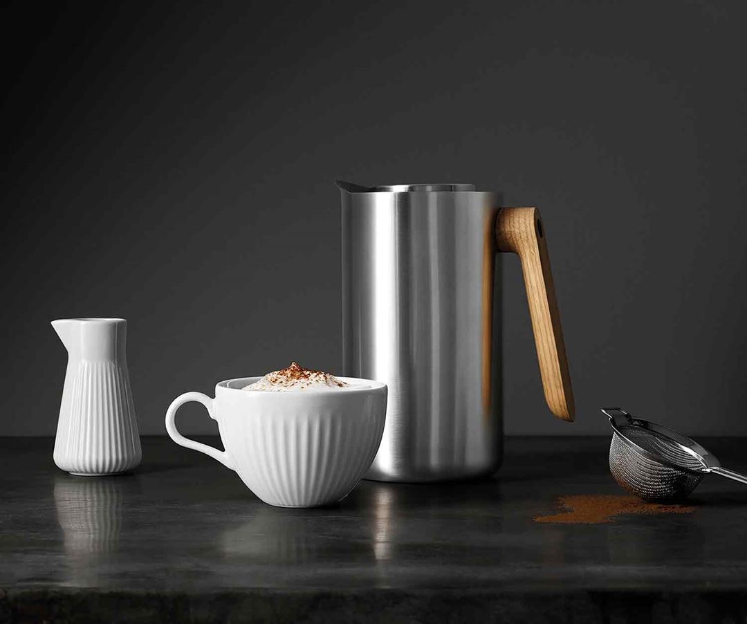 https://royaldesign.com/image/2/eva-solo-nordic-kitchen-vacuum-jug-10-l-stainless-steel-1