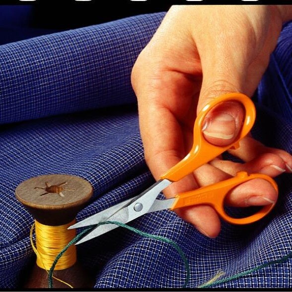 https://royaldesign.com/image/2/fiskars-classic-broderie-scissors-10cm-orange-1