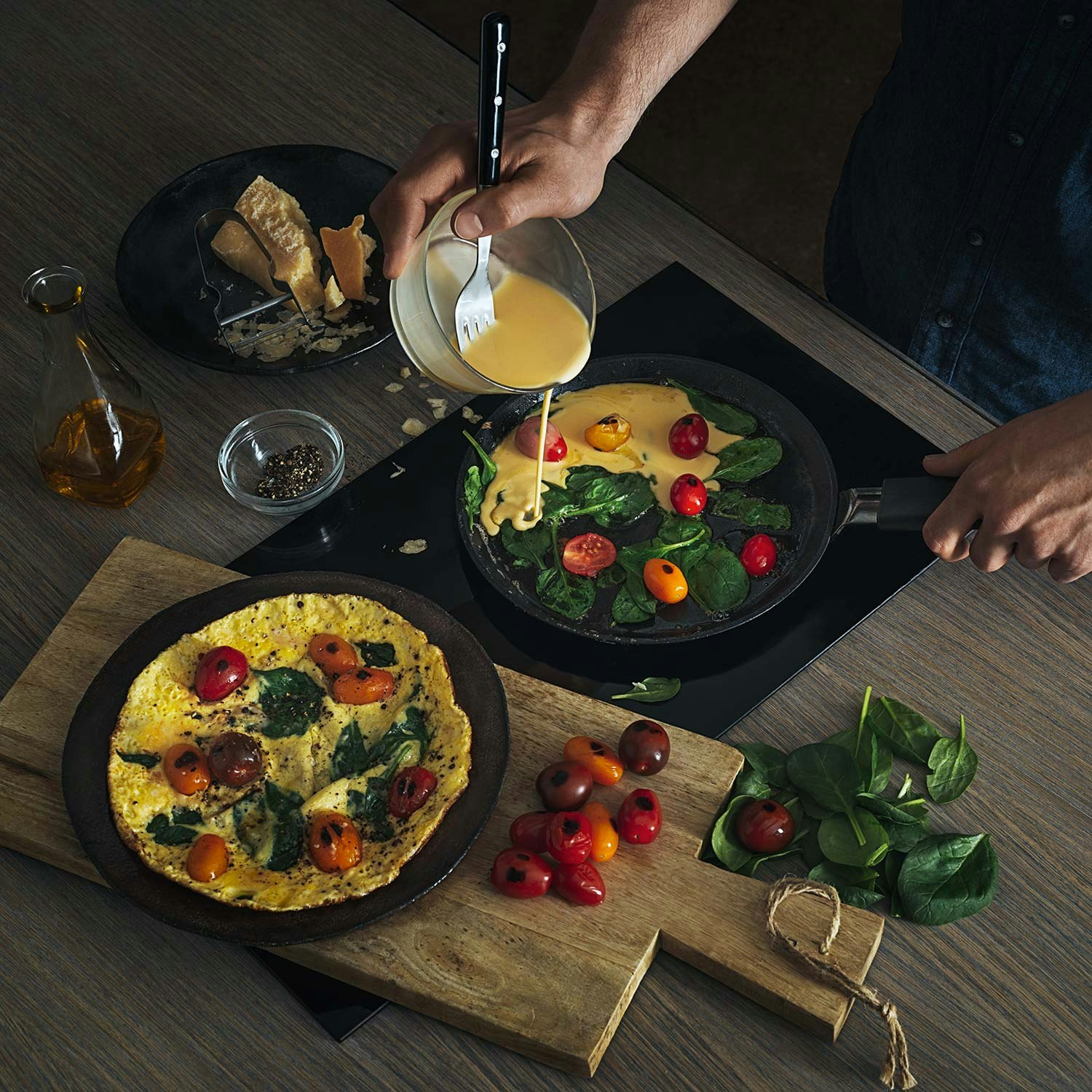 https://royaldesign.com/image/2/fiskars-hard-face-omelette-pancake-pan-22-cm-1