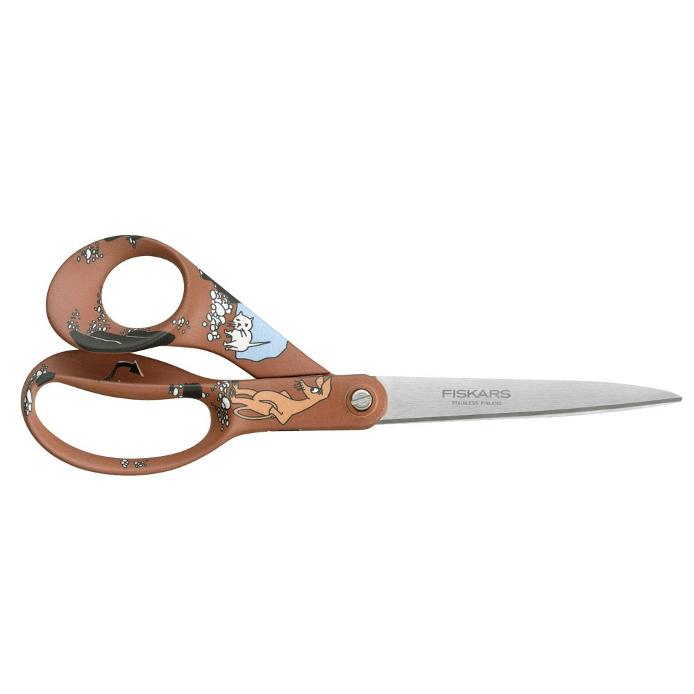 https://royaldesign.com/image/2/fiskars-moomin-universal-scissors-sniff-brown-1?w=800&quality=80