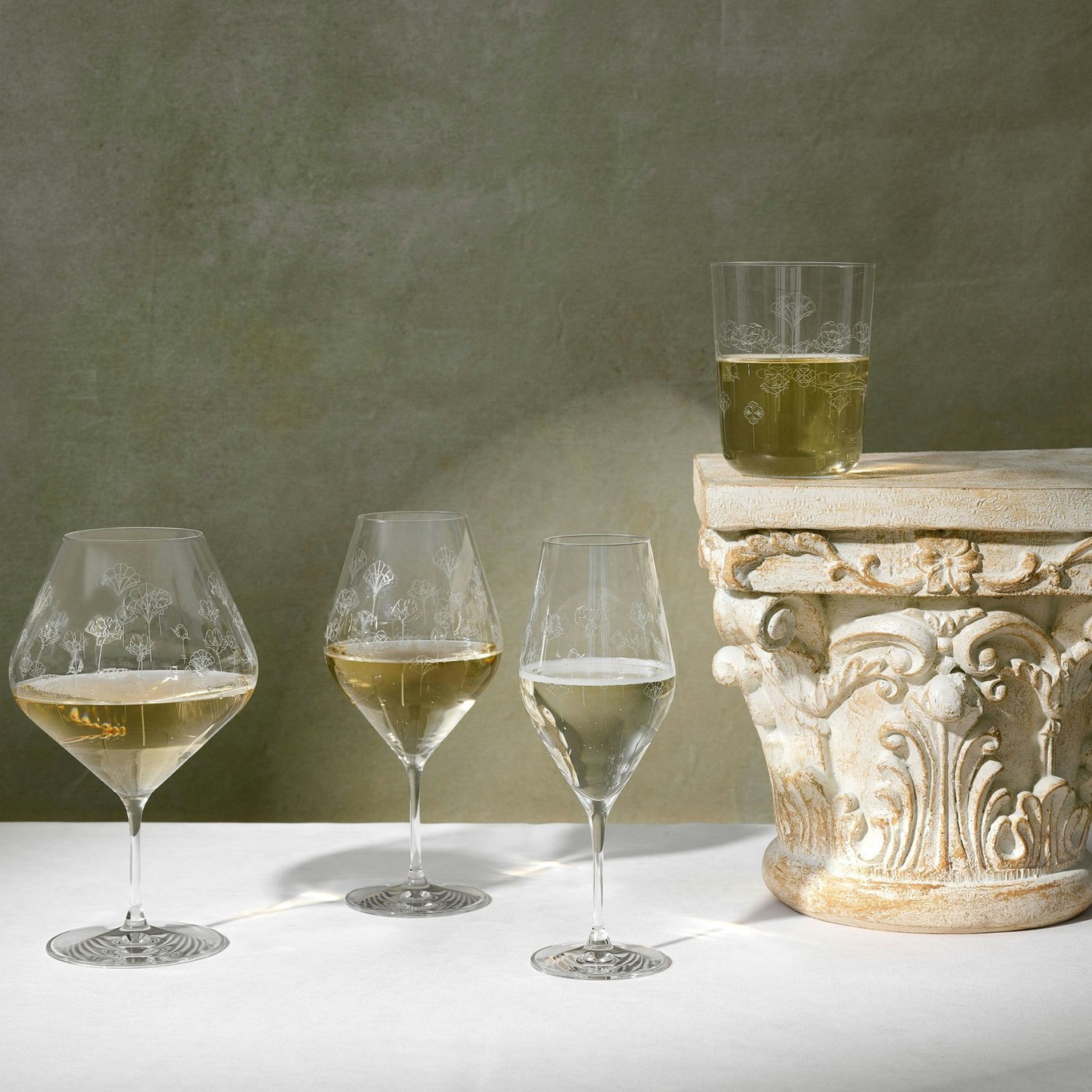 https://royaldesign.com/image/2/frederik-bagger-flower-wine-glass-2-pack-xl-89-cl-12?w=800&quality=80