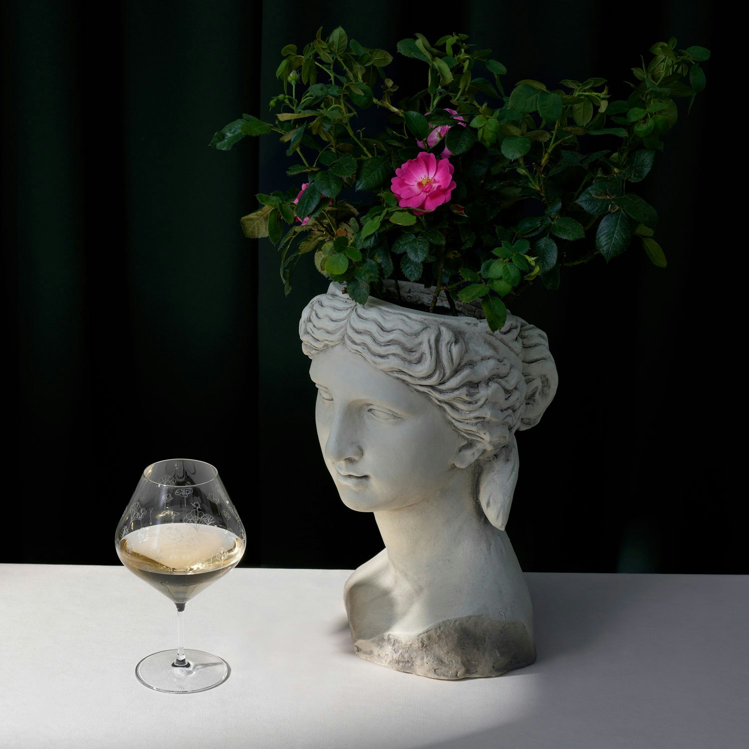 https://royaldesign.com/image/2/frederik-bagger-flower-wine-glass-2-pack-xl-89-cl-8