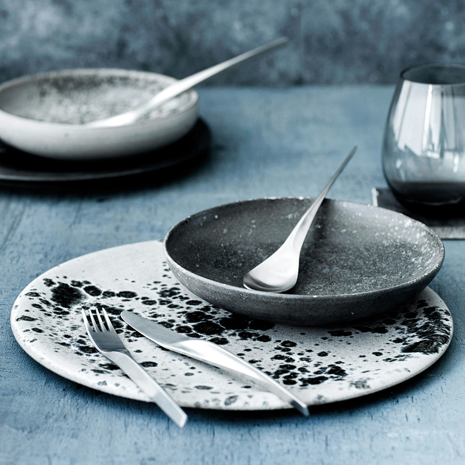 https://royaldesign.com/image/2/gense-holscher-cutlery-set-16-pieces-1
