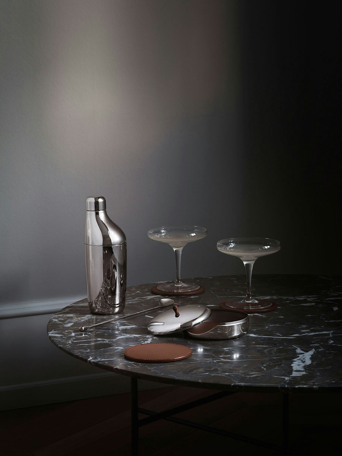 https://royaldesign.com/image/2/georg-jensen-sky-gift-set-cocktail-shaker-spoon-jigger-2