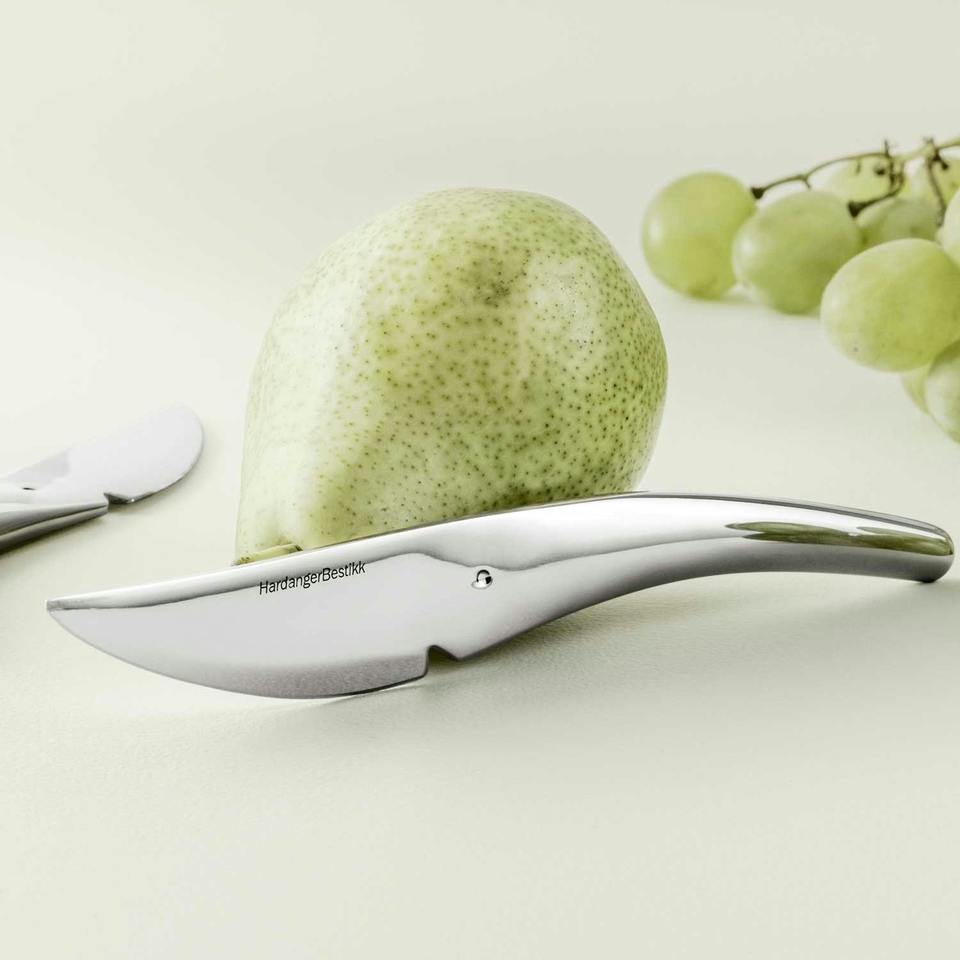 https://royaldesign.com/image/2/hardanger-fruit-knife-6-pack-3?w=800&quality=80