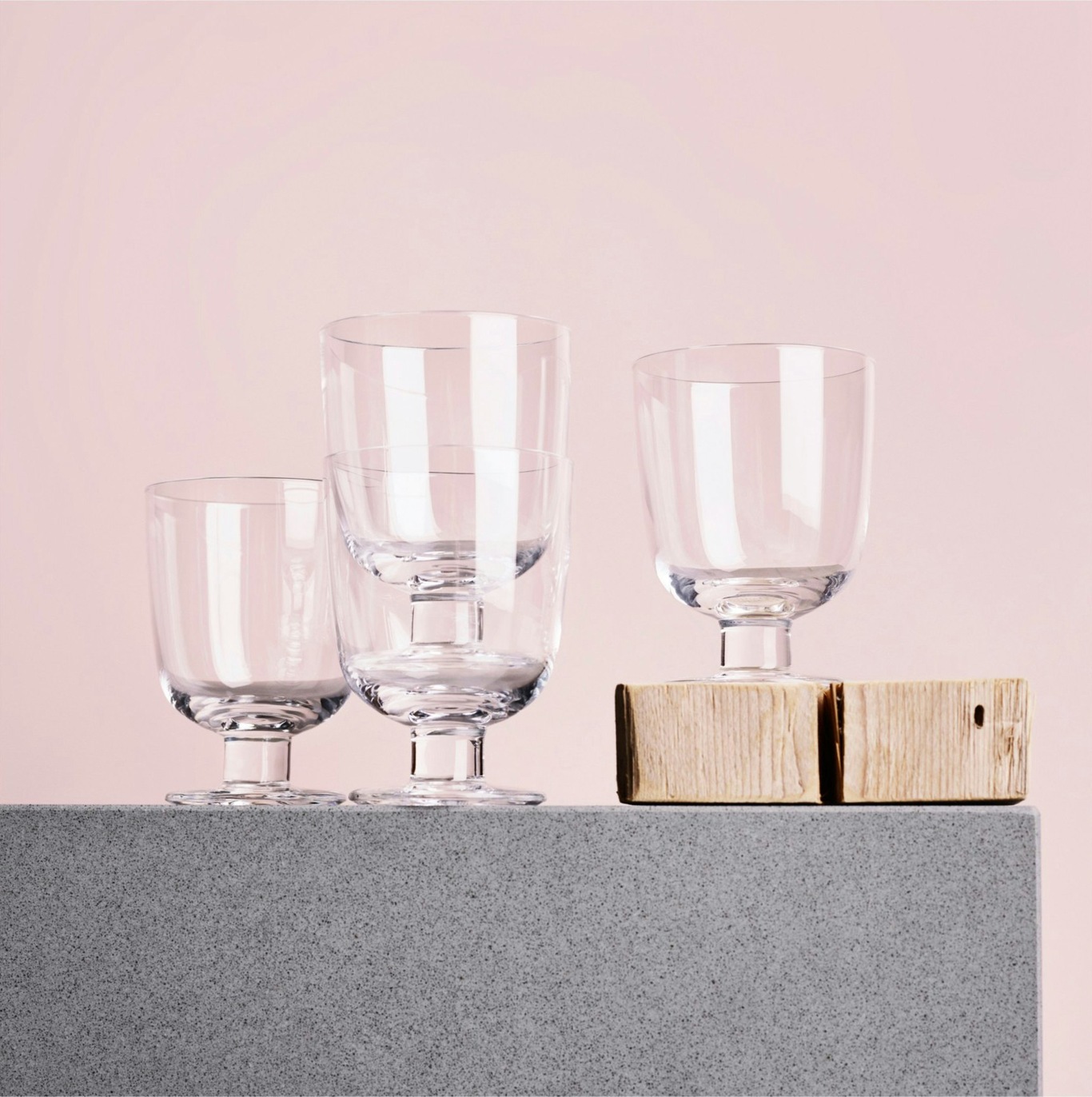 https://royaldesign.com/image/2/iittala-lempi-drinking-glass-34-cl-4-pcs-clear-1?w=800&quality=80