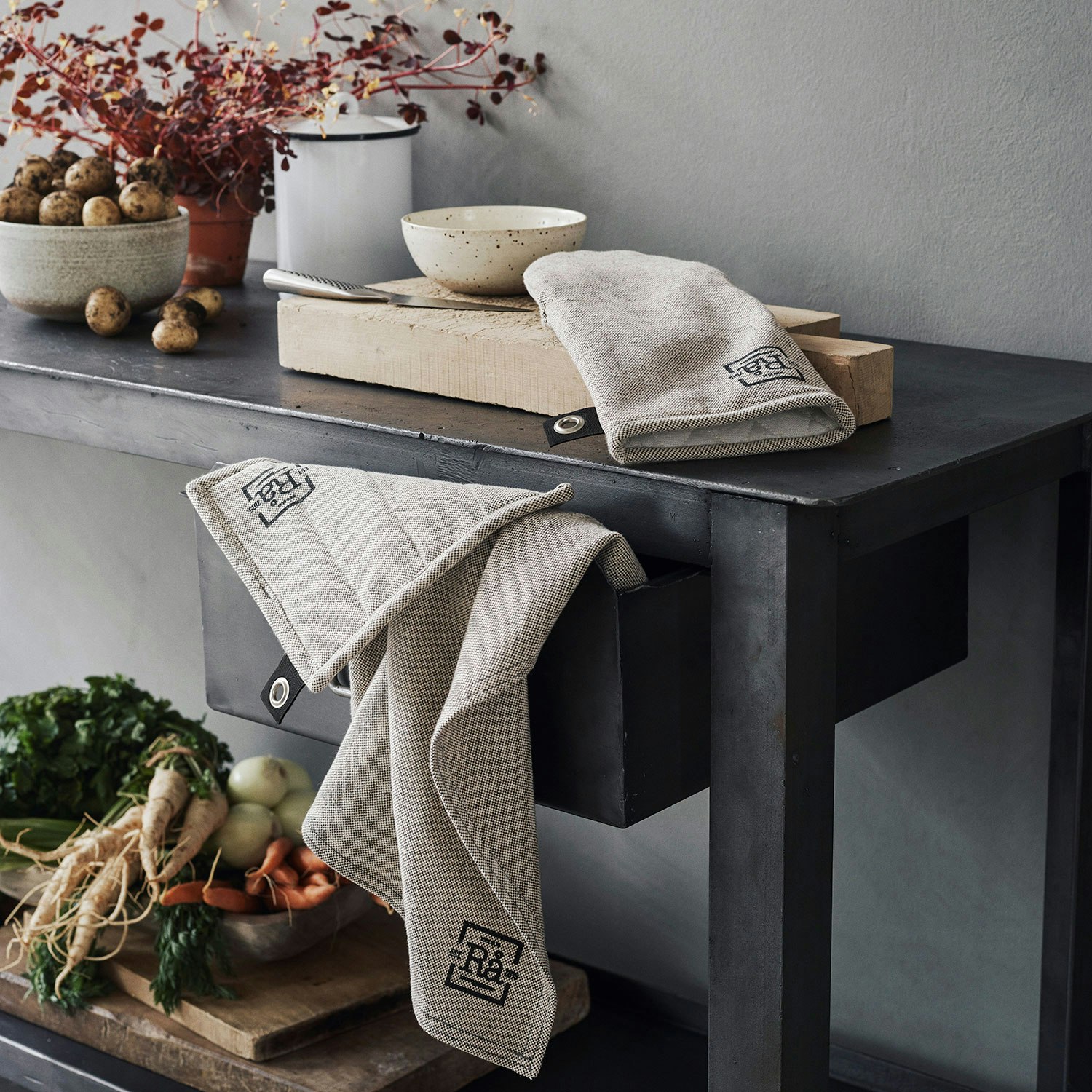 Big Waffle Washcloth, Dark Grey - The Organic Company @ RoyalDesign