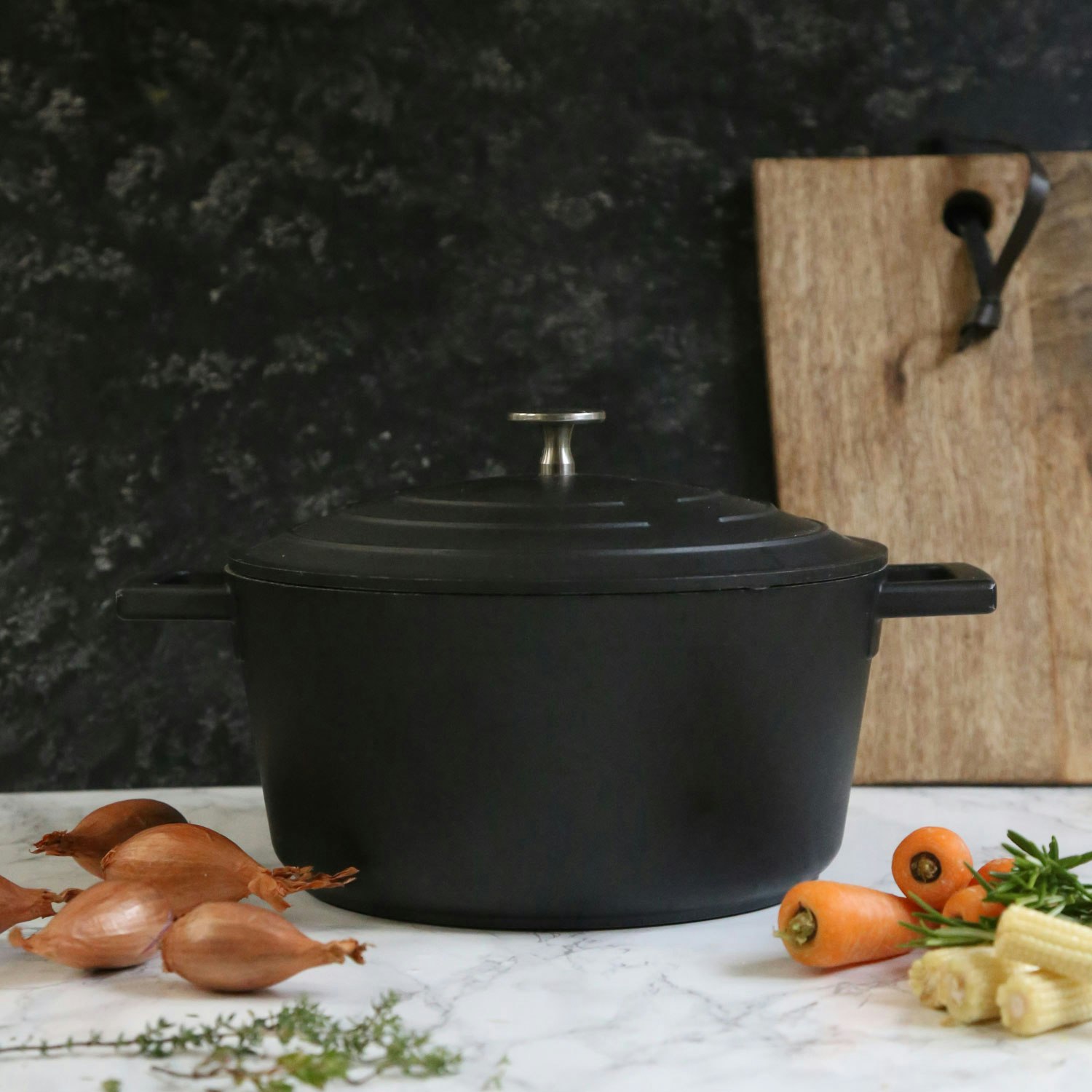https://royaldesign.com/image/2/kitchen-craft-masterclass-casserole-black-12