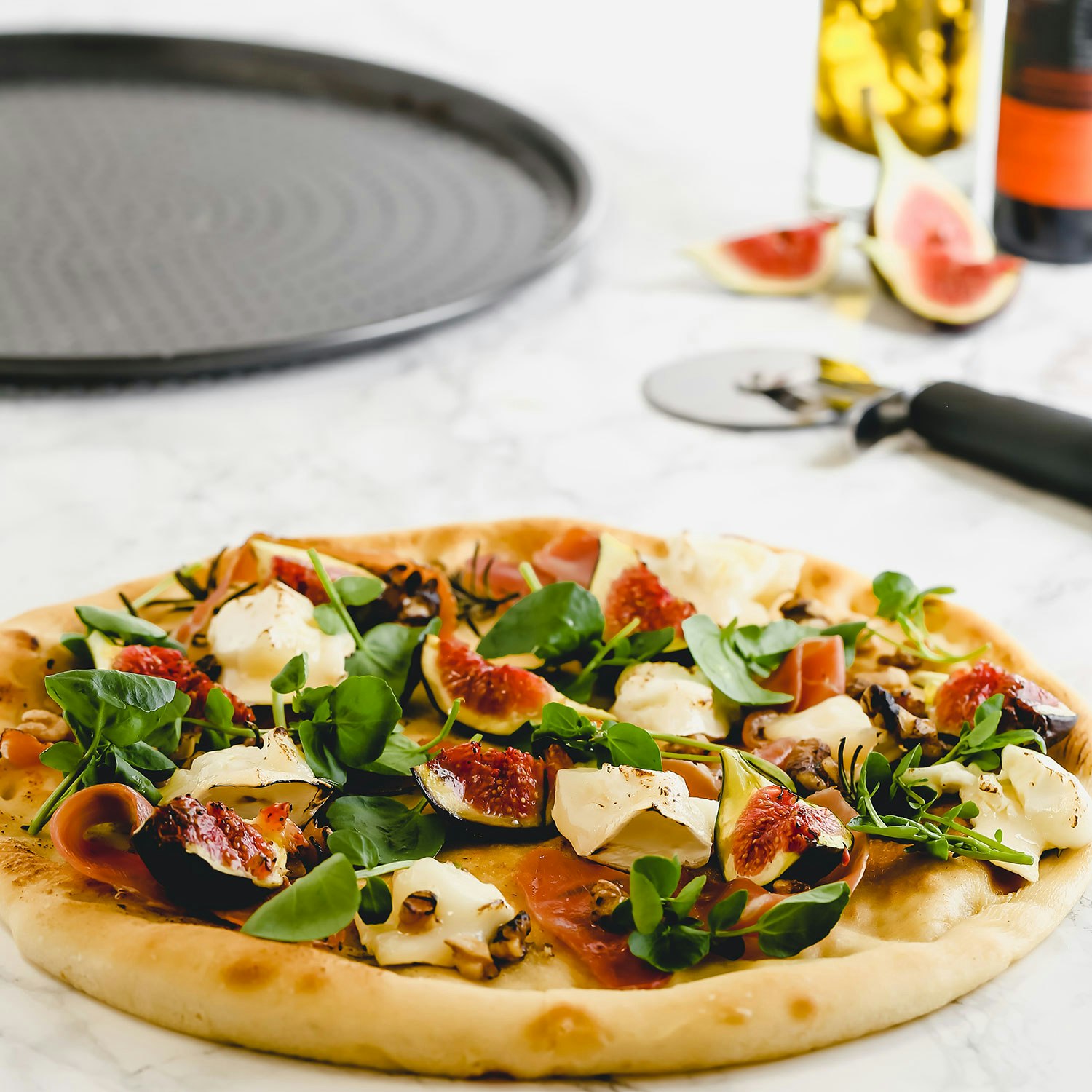 https://royaldesign.com/image/2/kitchen-craft-masterclass-pizza-tray-32-cm-1