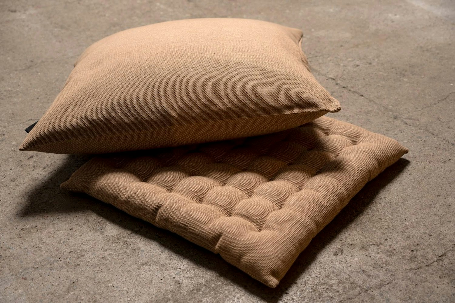 PEPPER seat cushion in creamy beige made of cotton