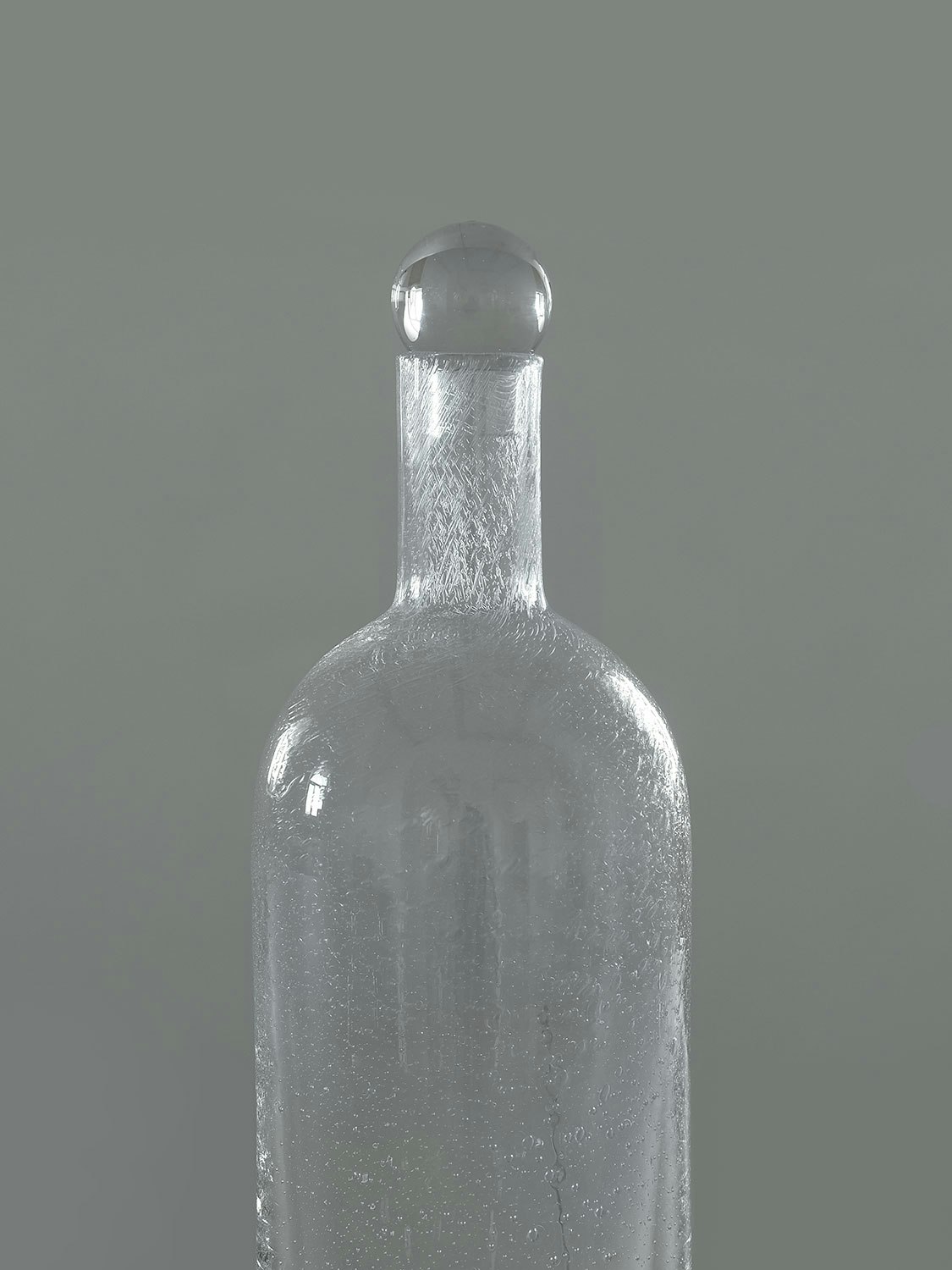 https://royaldesign.com/image/2/louise-roe-bubble-glass-carafe-tall-4?w=800&quality=80