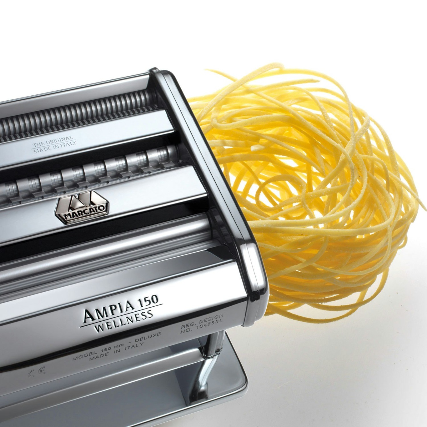 https://royaldesign.com/image/2/marcato-ampia-180-noodle-machine-stainless-1?w=800&quality=80