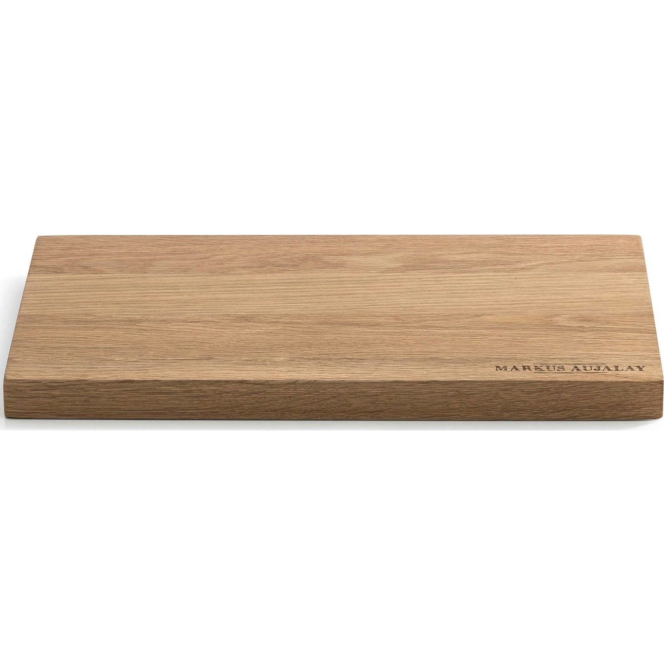 https://royaldesign.com/image/2/markus-aujalay-markus-cutting-board-oak-4?w=800&quality=80