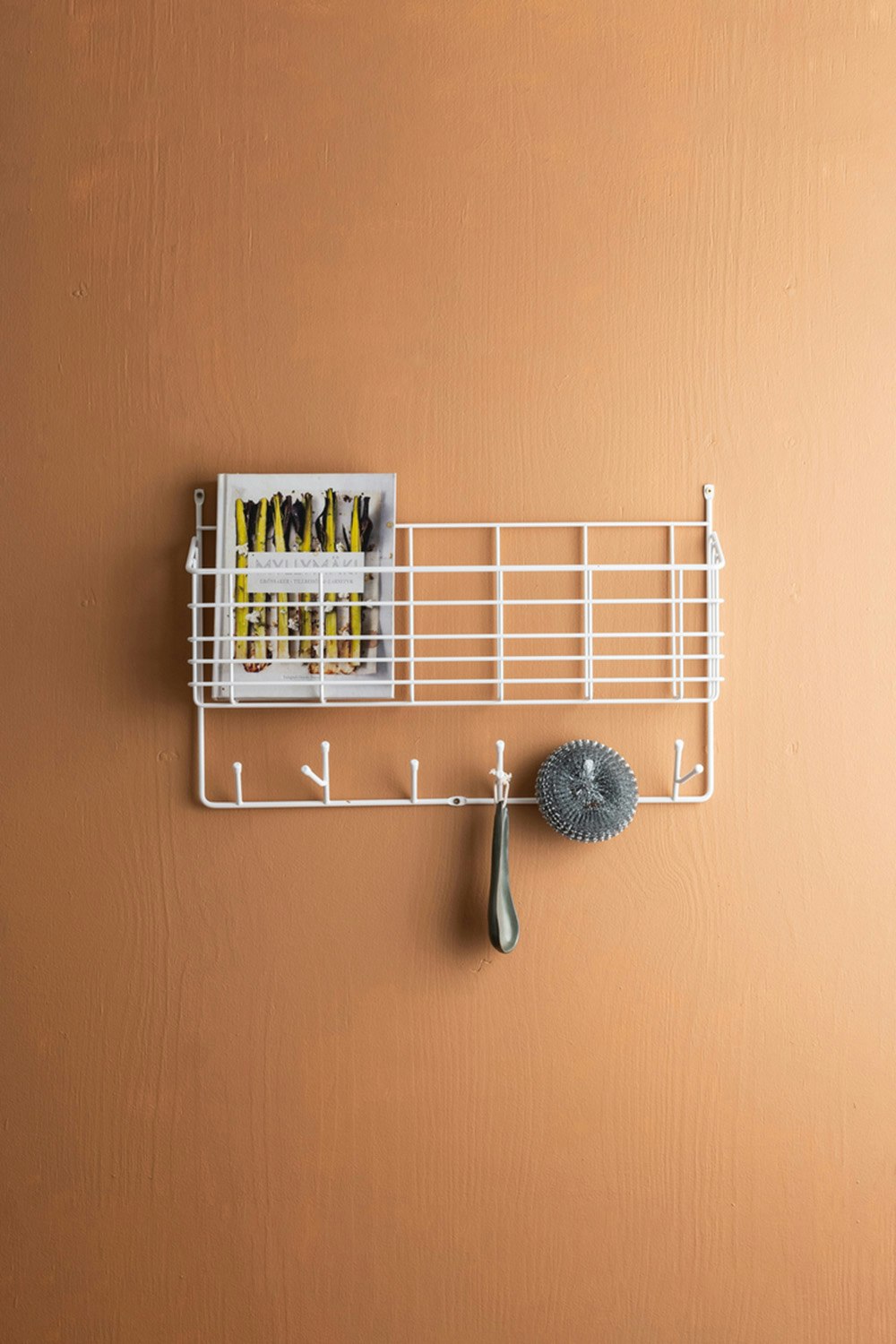 https://royaldesign.com/image/2/maze-mitten-shelf-storage-hooks-11?w=800&quality=80
