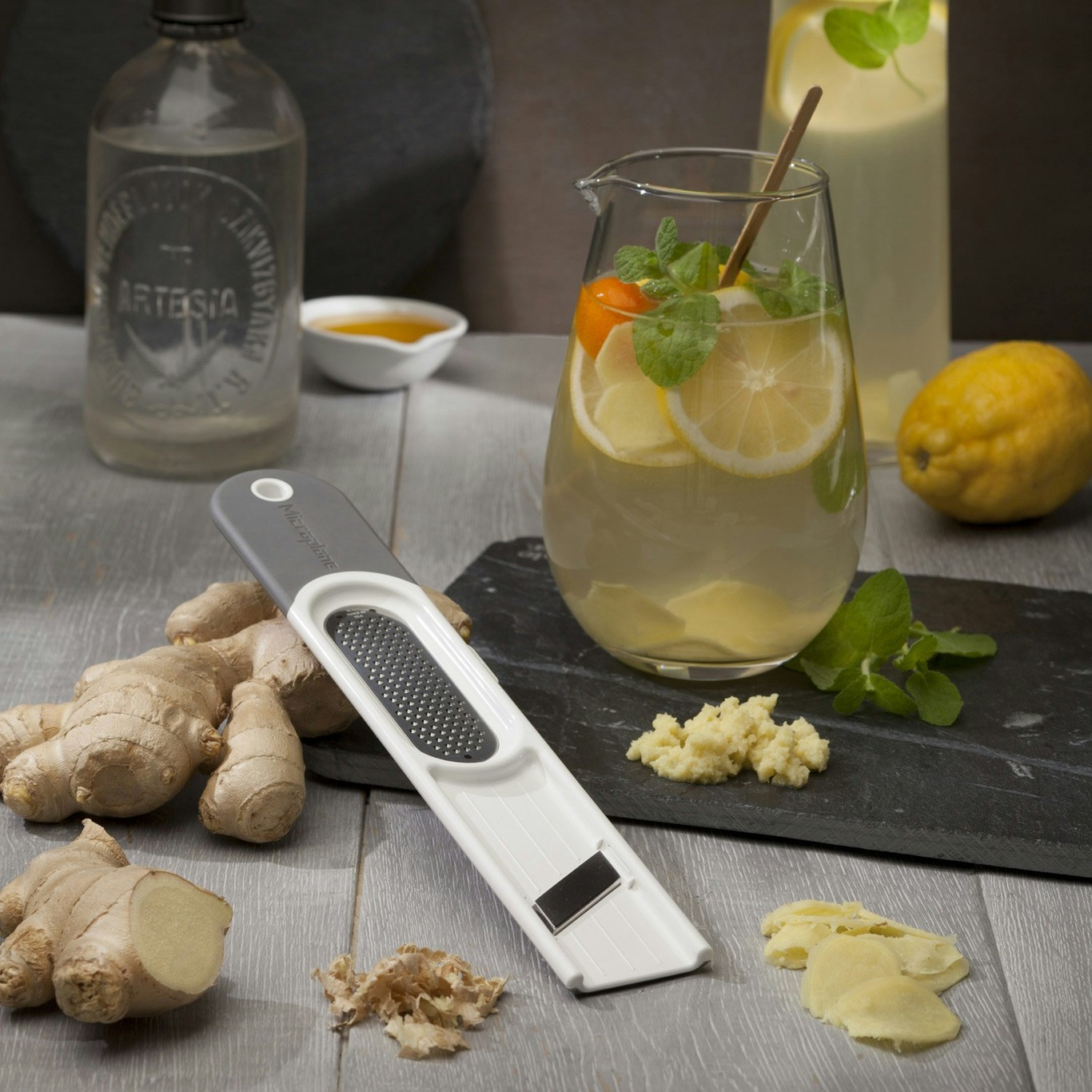 https://royaldesign.com/image/2/microplane-grater-ginger-3-in-1-1?w=800&quality=80
