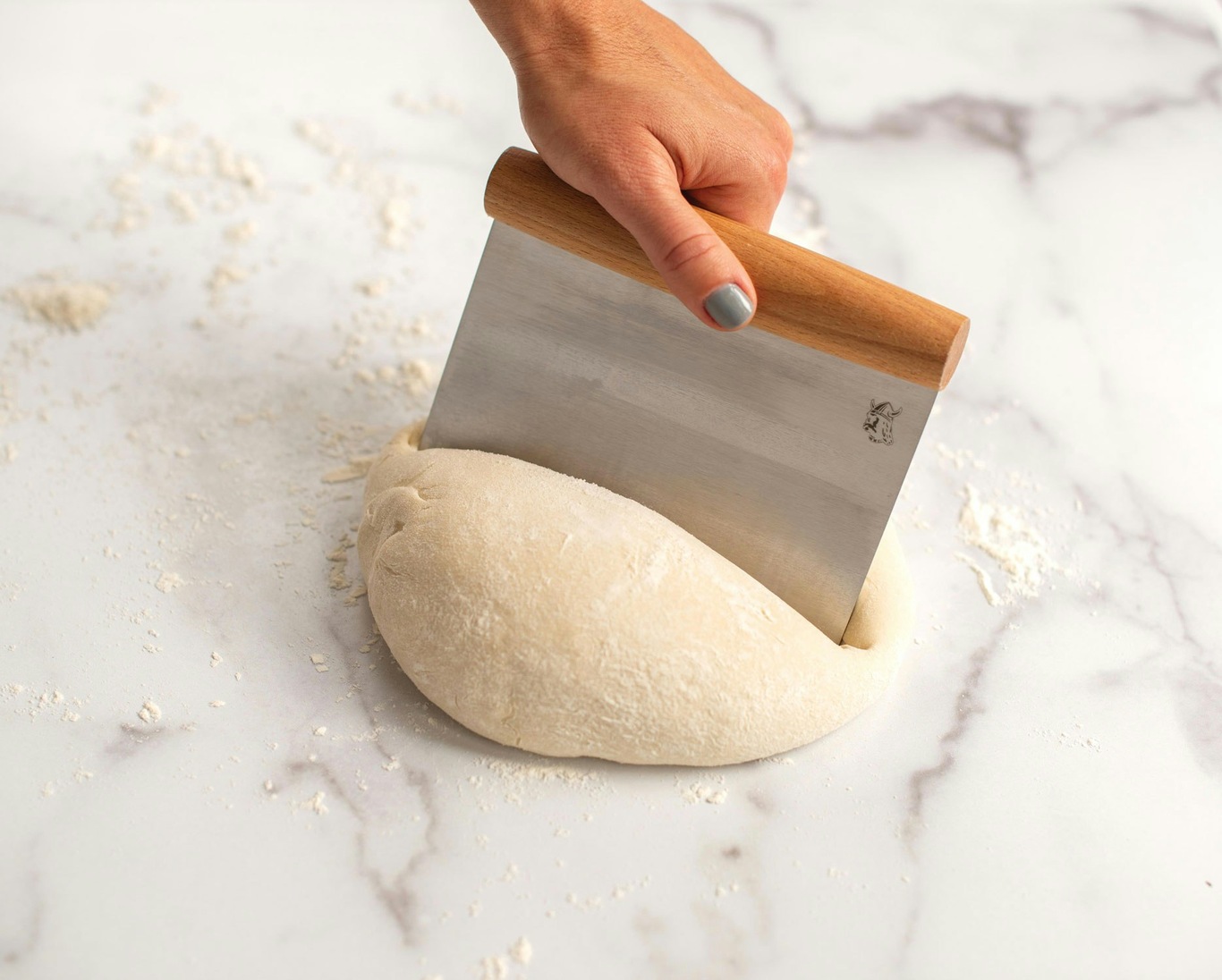 https://royaldesign.com/image/2/nordic-ware-dough-scraper-with-wooden-handle-1?w=800&quality=80