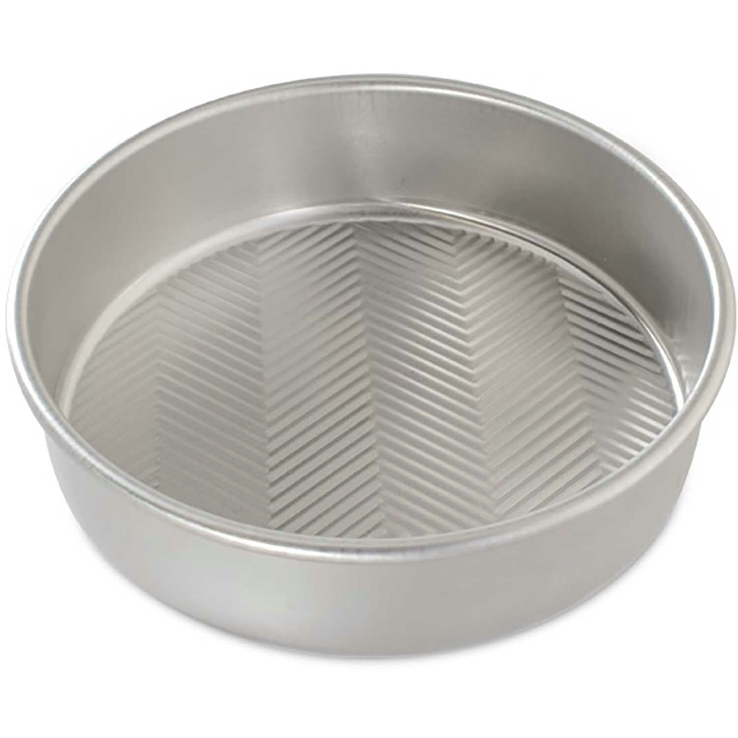 This Top-Rated 9-Inch Cake Pan Is on Sale for Just $21