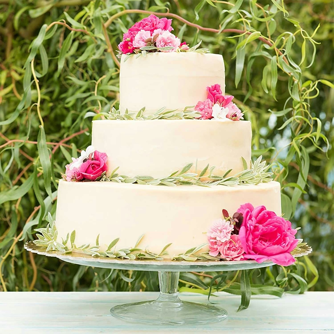 https://royaldesign.com/image/2/nordic-ware-naturals-wedding-cake-set-5-rear-molds-1?w=800&quality=80