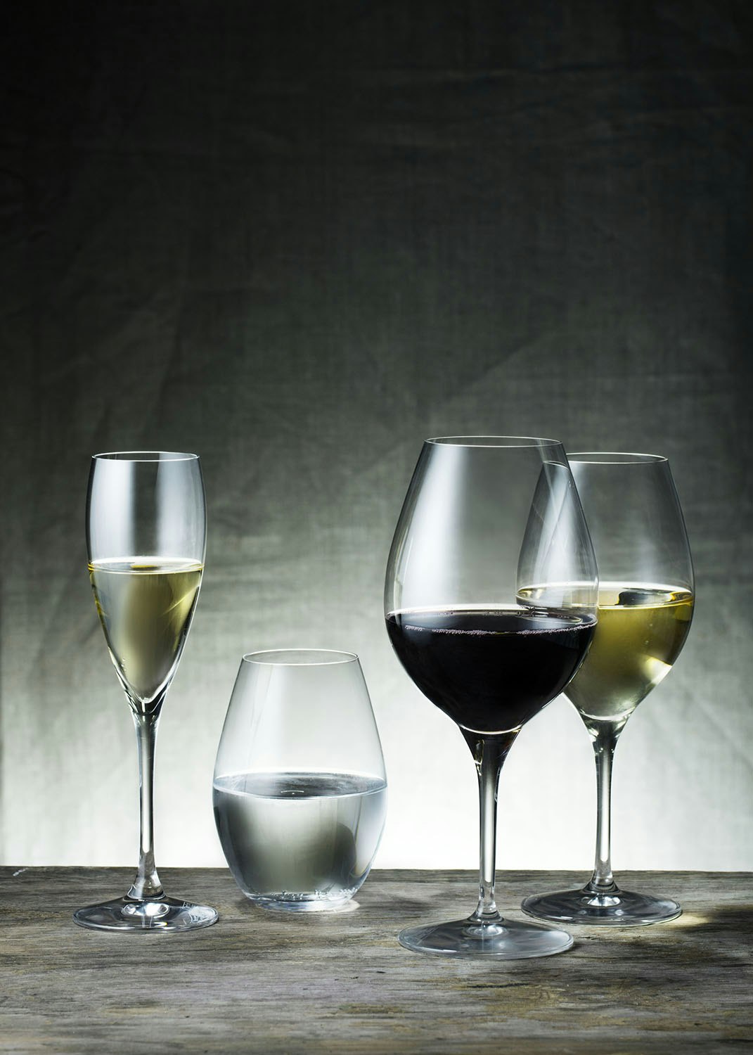 https://royaldesign.com/image/2/orrefors-more-wine-glass-44-cl-4-pcs-4?w=800&quality=80