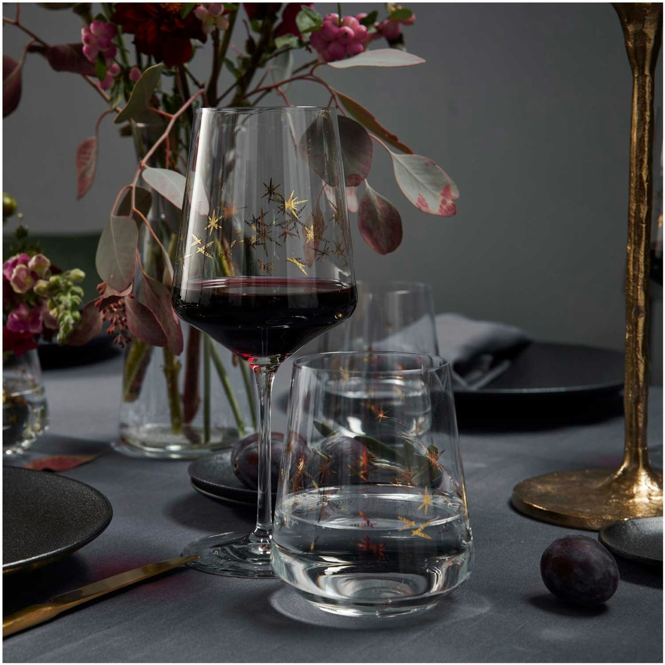 https://royaldesign.com/image/2/ritzenhoff-celebration-deluxe-red-wine-glass-stars-2-pack-54-cl-3?w=800&quality=80