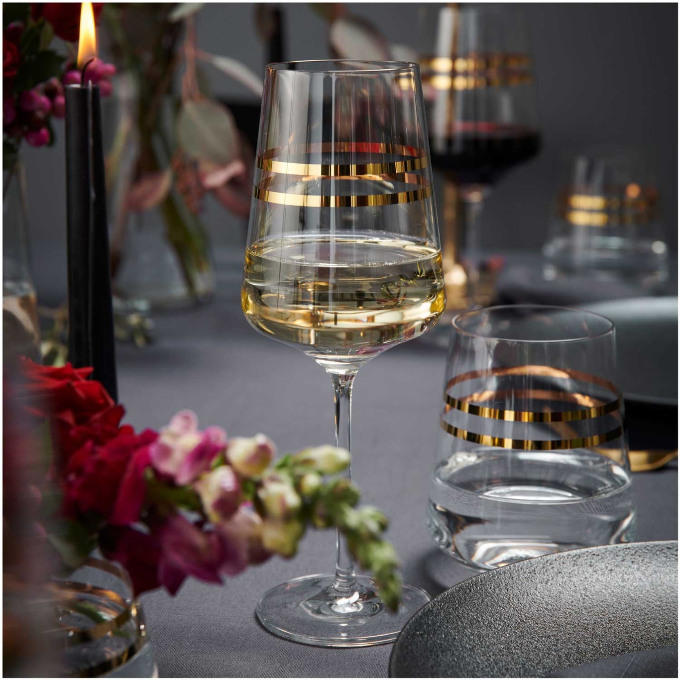 https://royaldesign.com/image/2/ritzenhoff-celebration-deluxe-white-wine-glass-stripes-2-pack-40-cl-8?w=800&quality=80