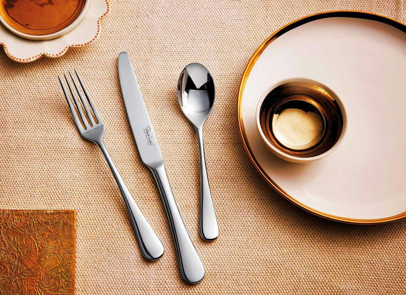 https://royaldesign.com/image/2/robert-welch-radford-cutlery-set-42-piece-5?w=800&quality=80