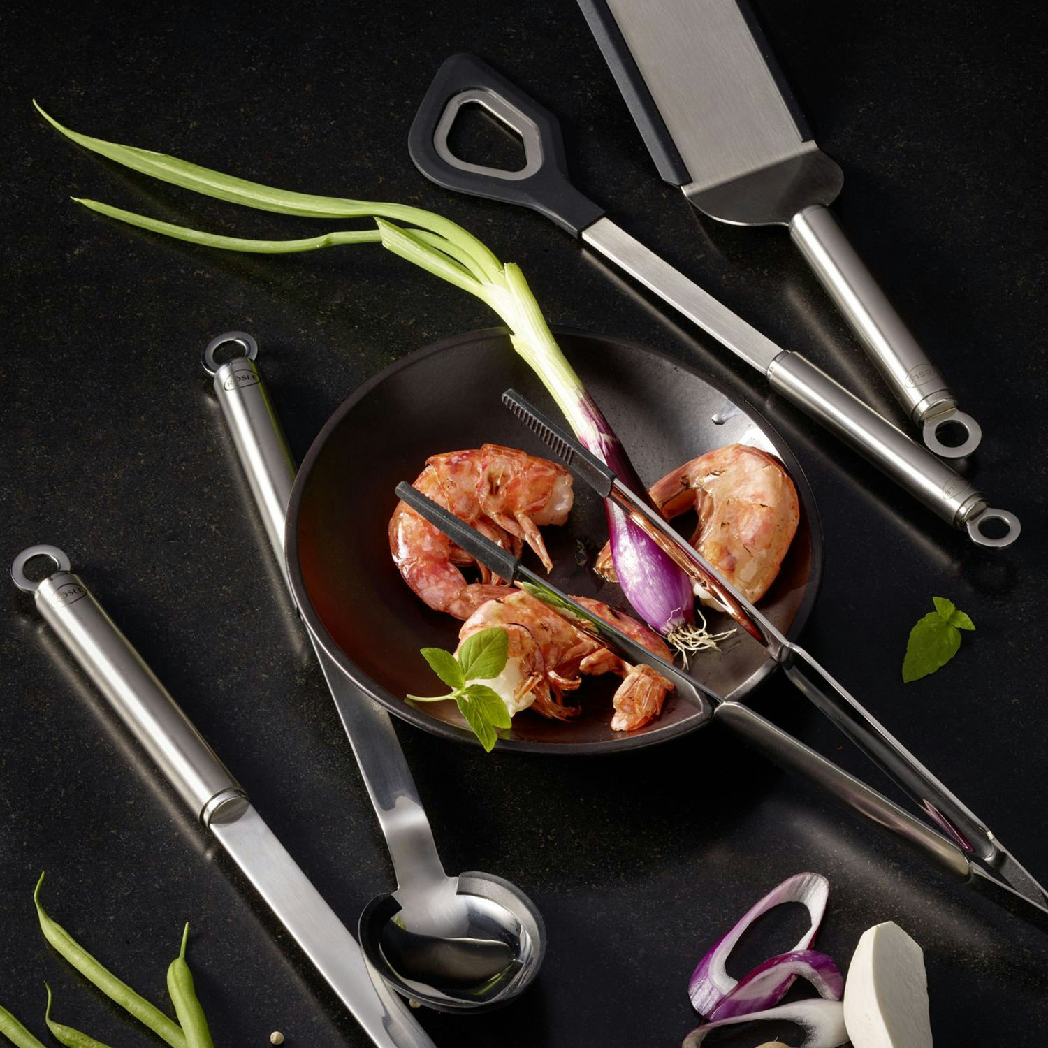 https://royaldesign.com/image/2/rosle-rosle-chefs-tweezers-32cm-stainless-steel-black-1