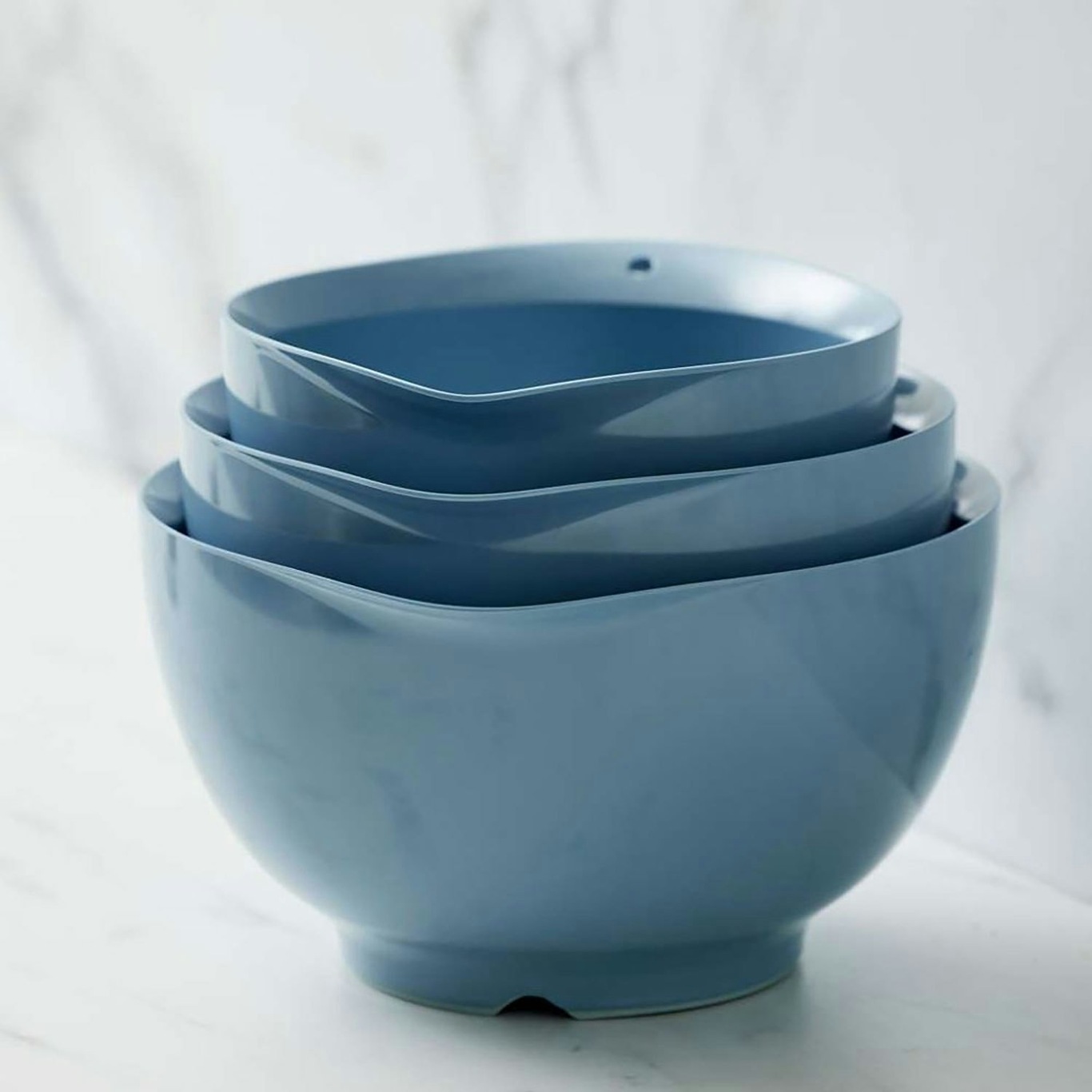 https://royaldesign.com/image/2/rosti-bowl-victoria-2-liters-dusty-blue-2?w=800&quality=80
