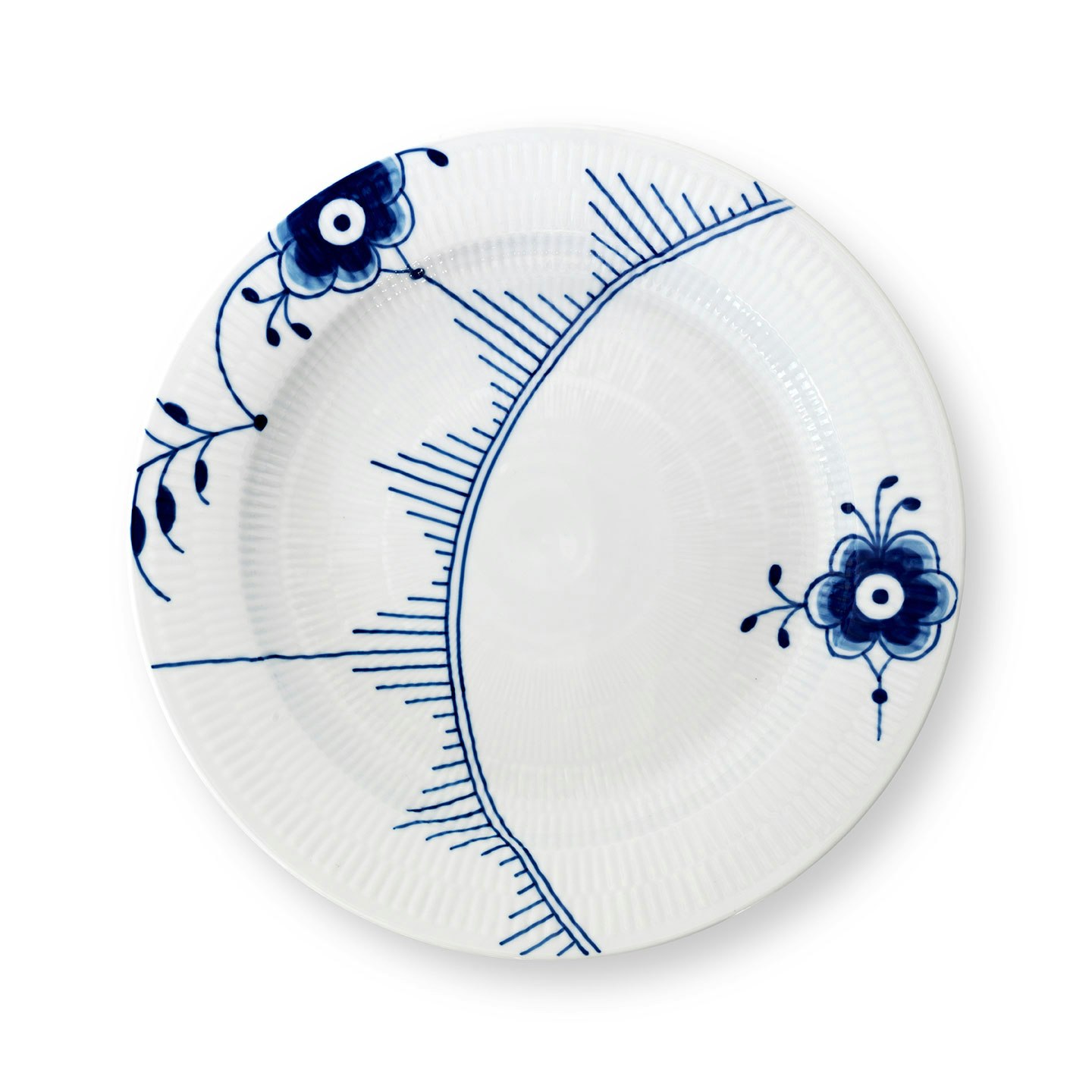 Blue Fluted Mega Plate, 33 cm - Royal Copenhagen @ RoyalDesign