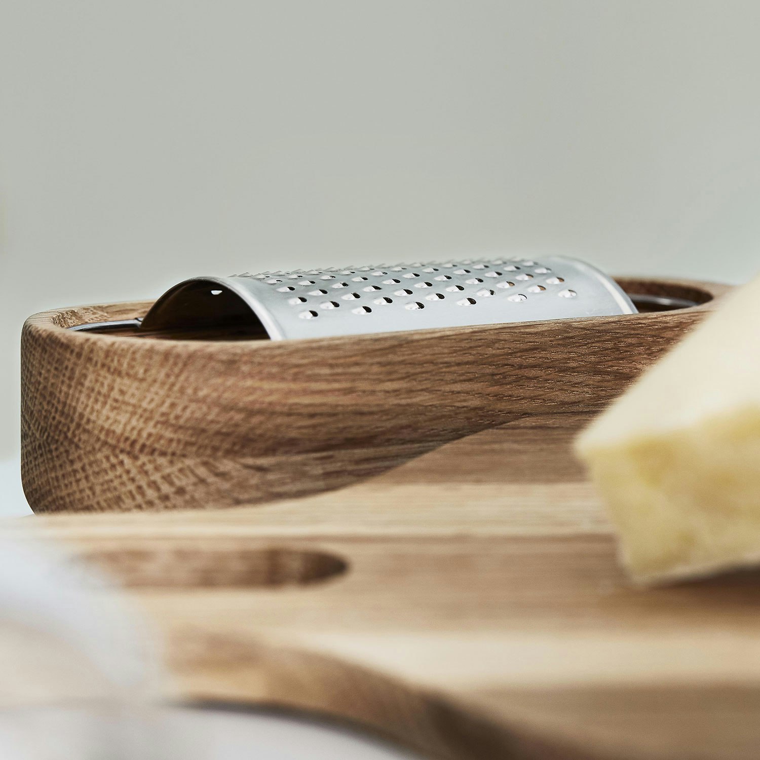 Nature cheese grater with handle