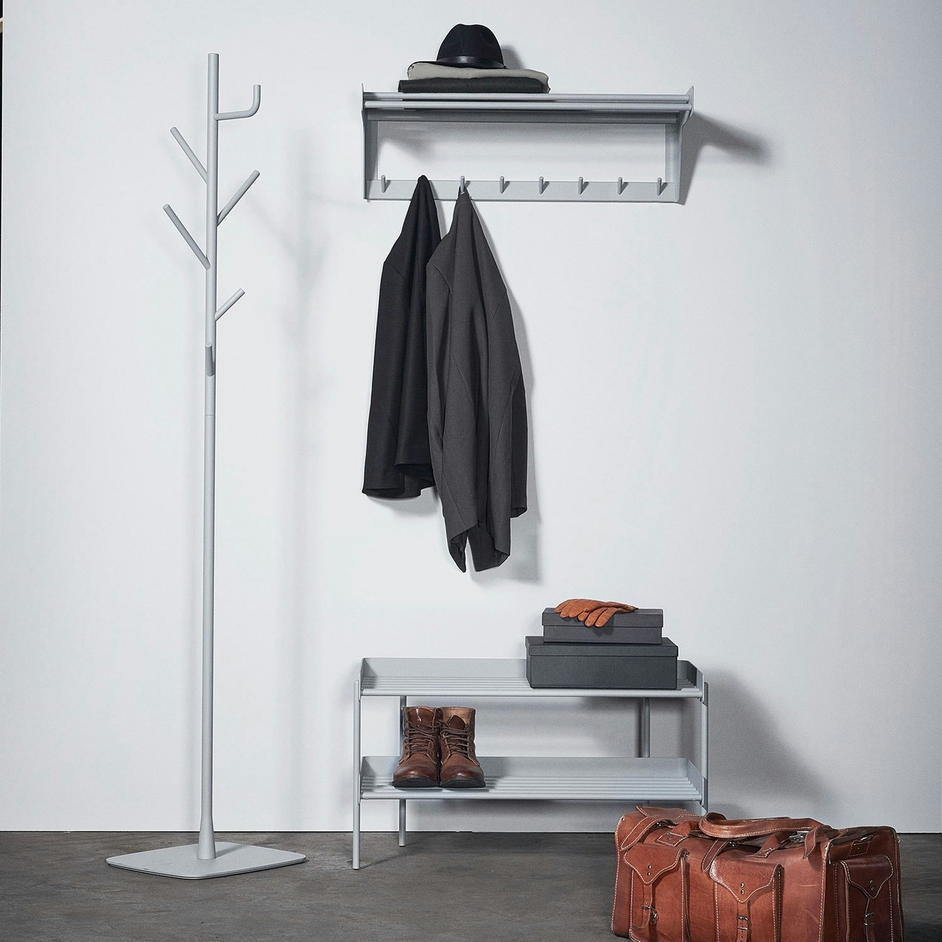 https://royaldesign.com/image/2/smd-design-alfred-shoe-rack-extension-section-light-grey-2?w=800&quality=80