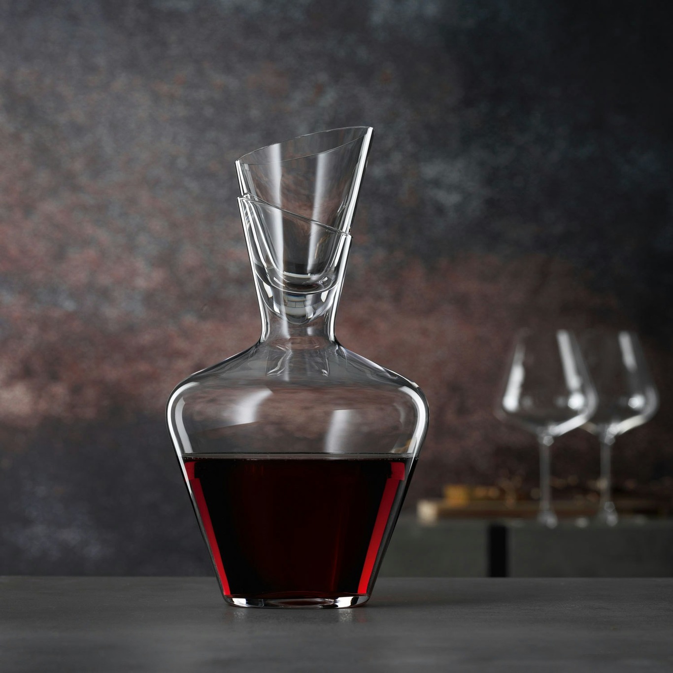 https://royaldesign.com/image/2/spiegelau-definition-wine-carafe-1-l-1?w=800&quality=80